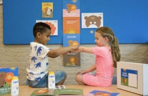 De campagne Samen Smeren zorgt dat kleuters zich op school beschermen tegen schadelijke zonnestralen